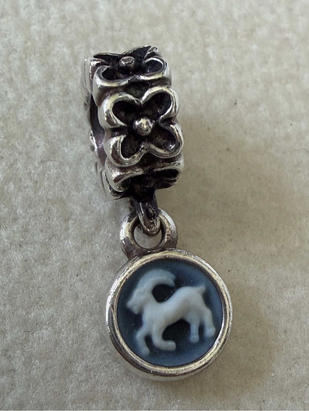 PANDORA CAPRICORN CAMEO AGATE DANGLE CHARM 790500CAM